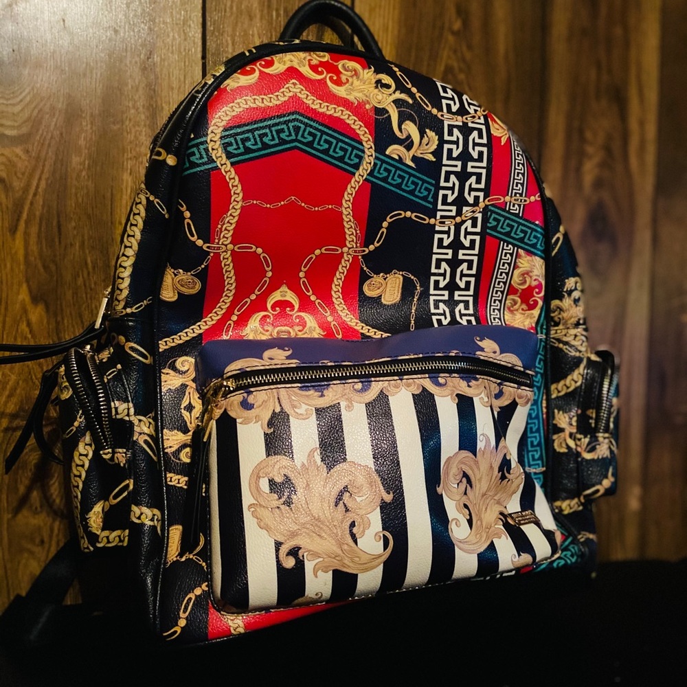 Custom Backpacks - Picture 2 of 6
